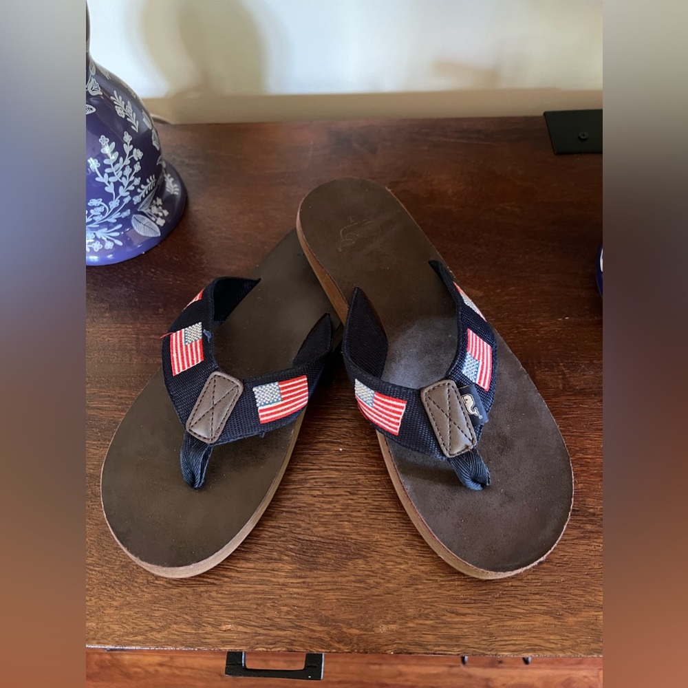 Vineyard Vines Printed Flag Men's Flip Flops VGC!